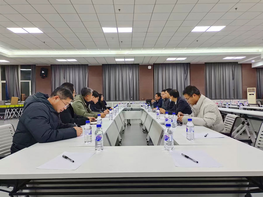 圆桌会议 圆桌会议